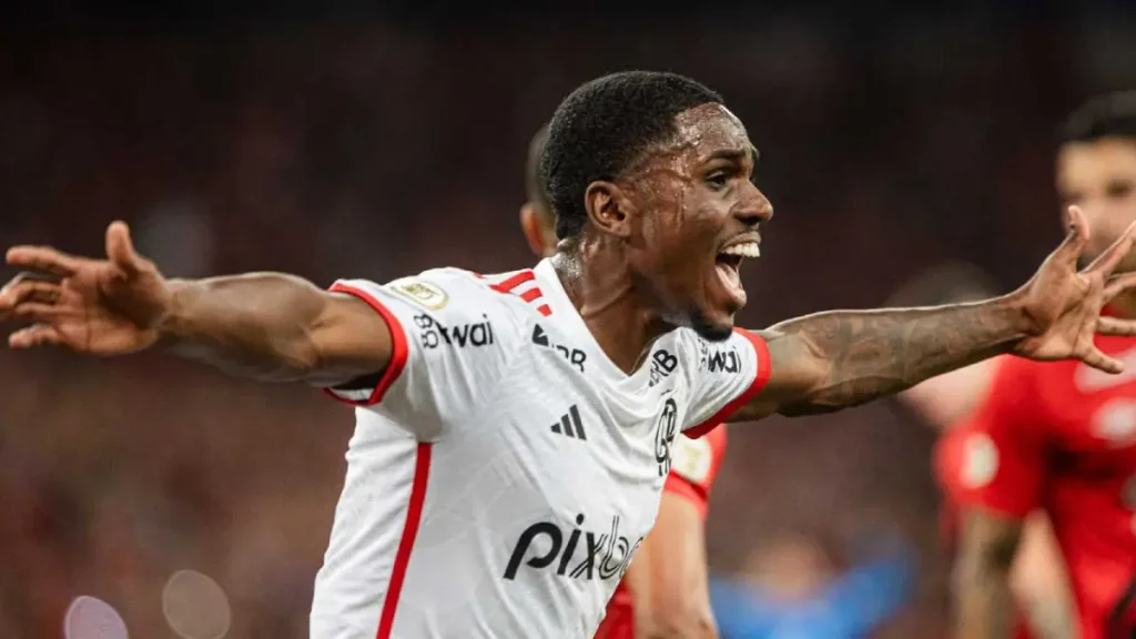 volante do flamengo desperta interesse de clubes europeus