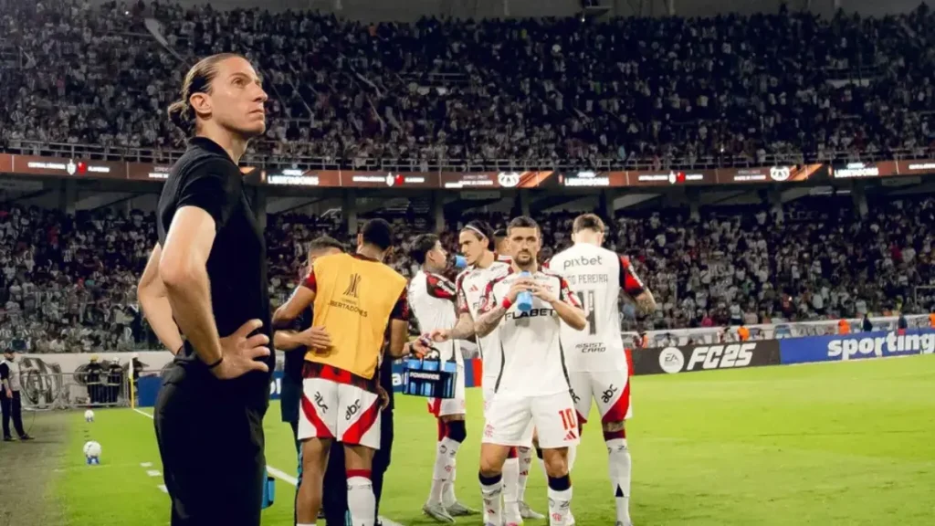 filipe luis sofre pressao no comando do flamengo